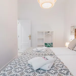 https://altair-apartment-by-people-rentals.bilbaohotelsspain.com